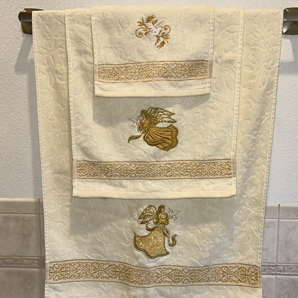 jcpenney Other - NWOT Vintage JCPENNEY 3 Piece Holiday Towel Set